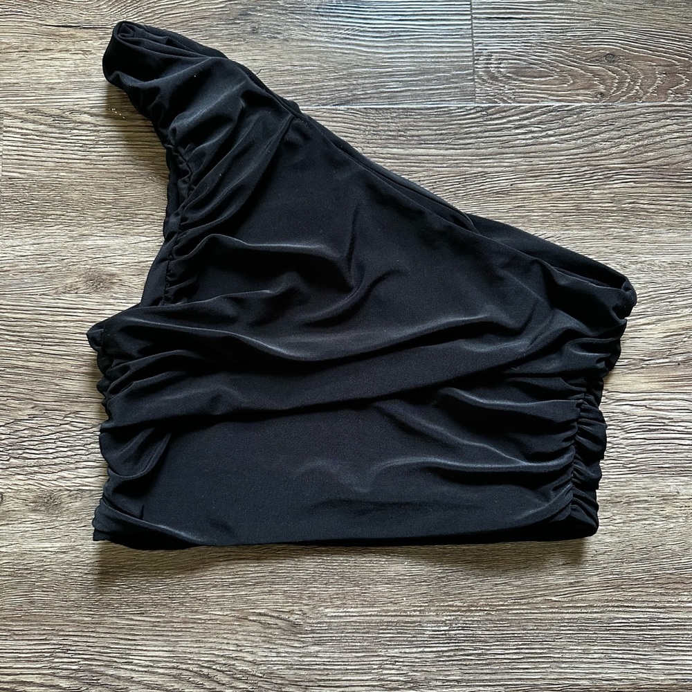 ~Collusion Black One-Shoulder Crop Top~